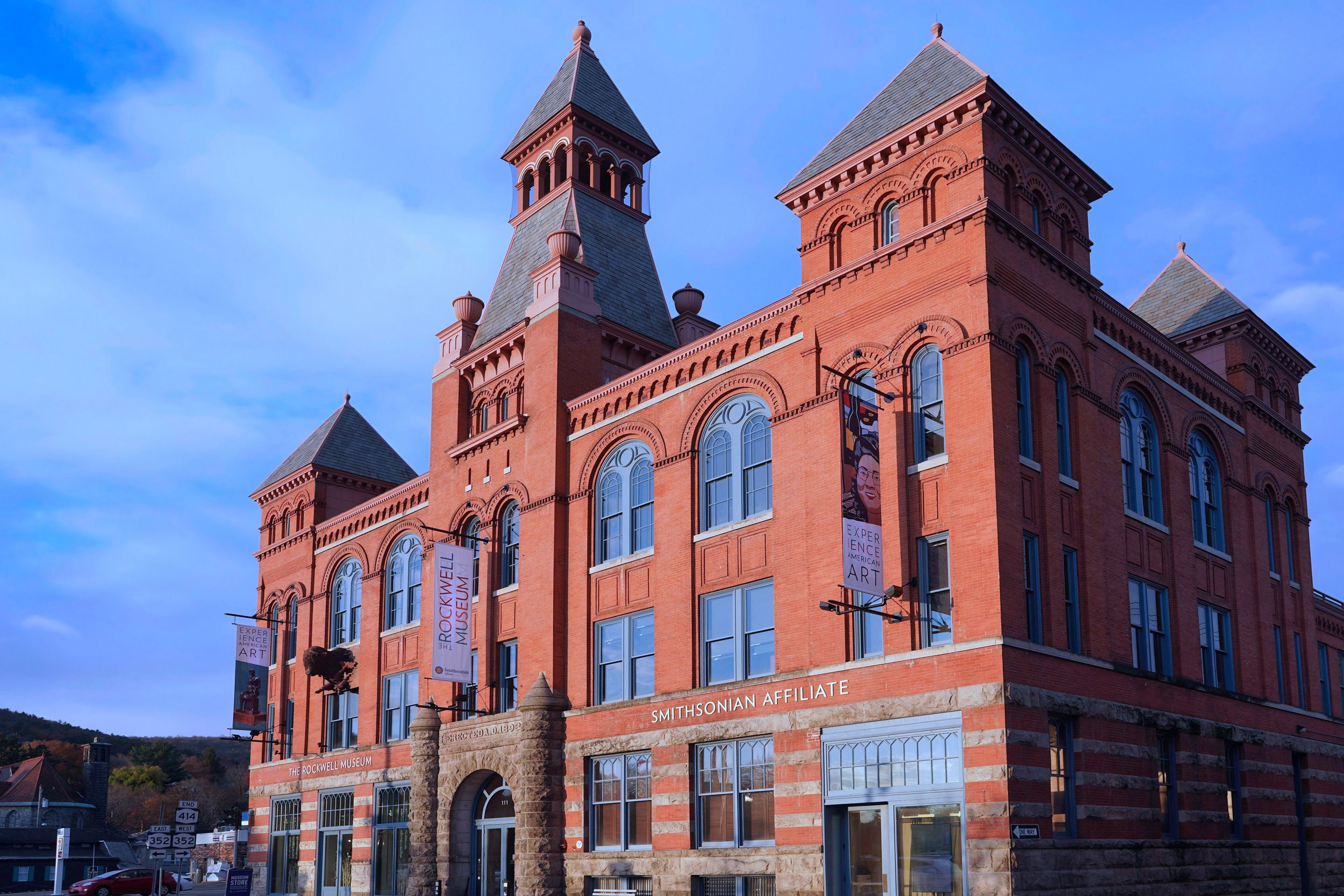 An image of the Watkins Glen Harbor Hotel in Watkins Glen NY